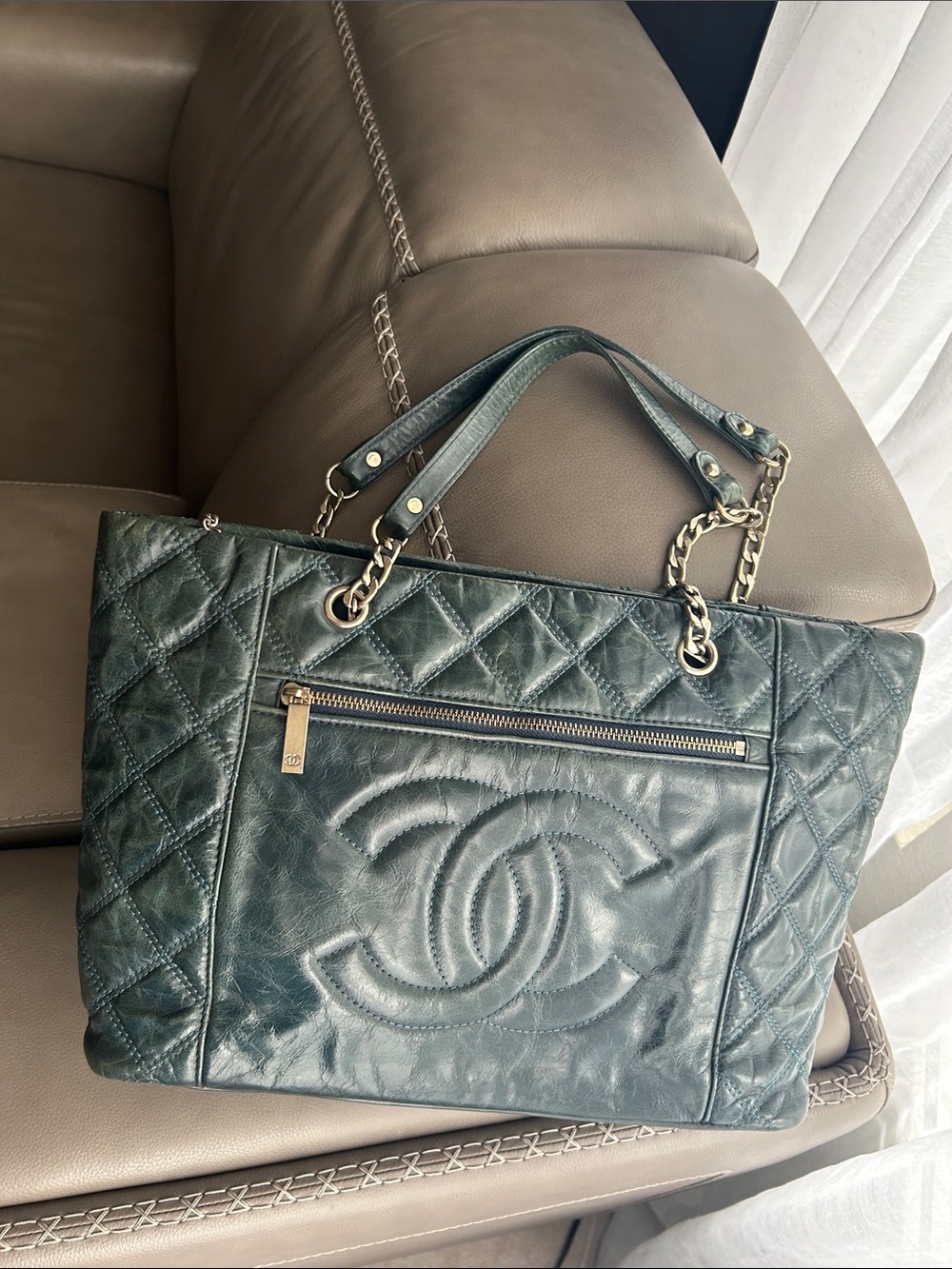 Beautiful Quilted Dark Green Leather Tote with Chain Straps - Picture 17 of 17